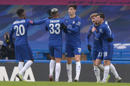 大联盟在 2024 年正式推行“周末彩色球衣”，旨在吸引更多 Z 世代观众