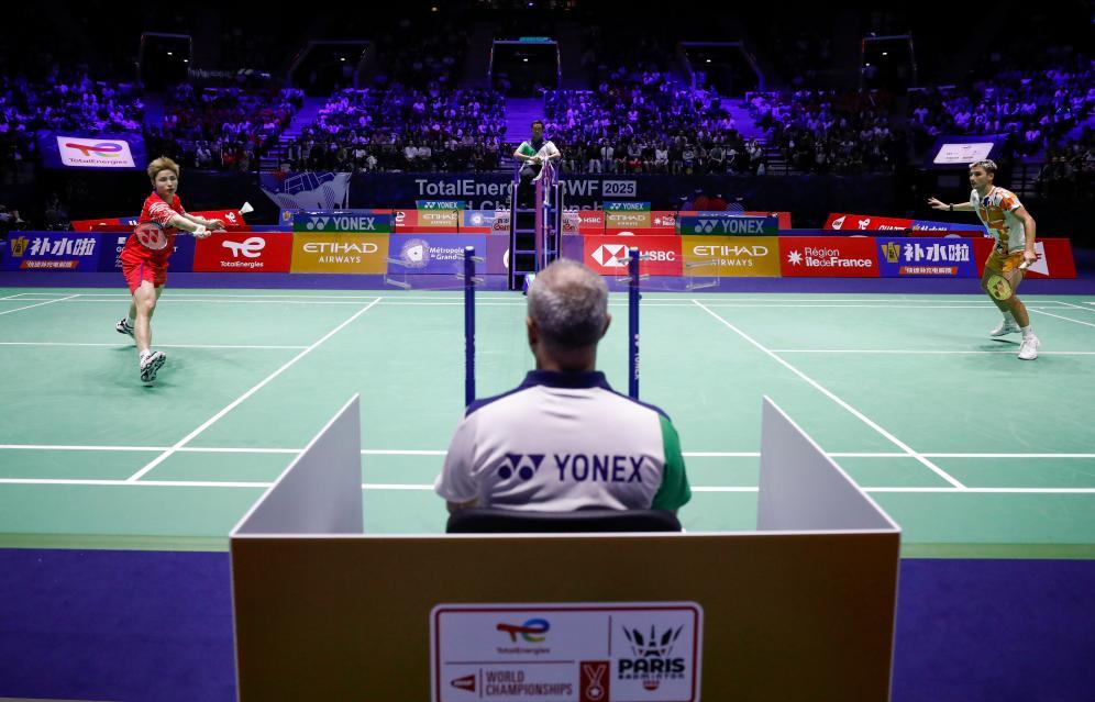 着詹姆斯的 着詹姆斯的