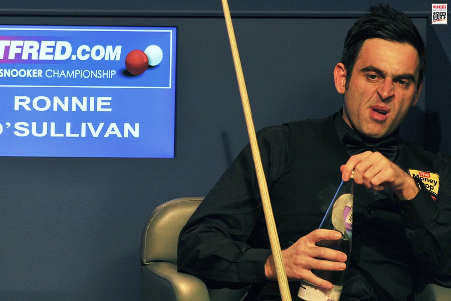 色不同而有 色不同而有